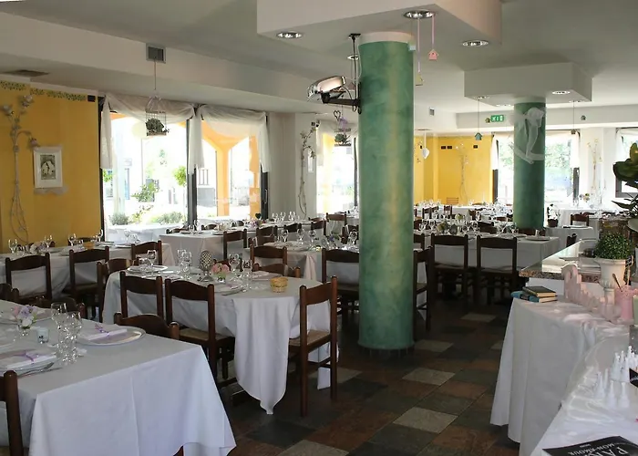 Hotel Azzurra 3*